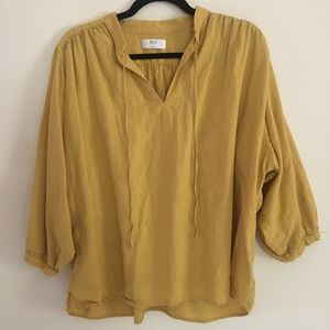 Mustard yellow Uniqlo top, great condition!